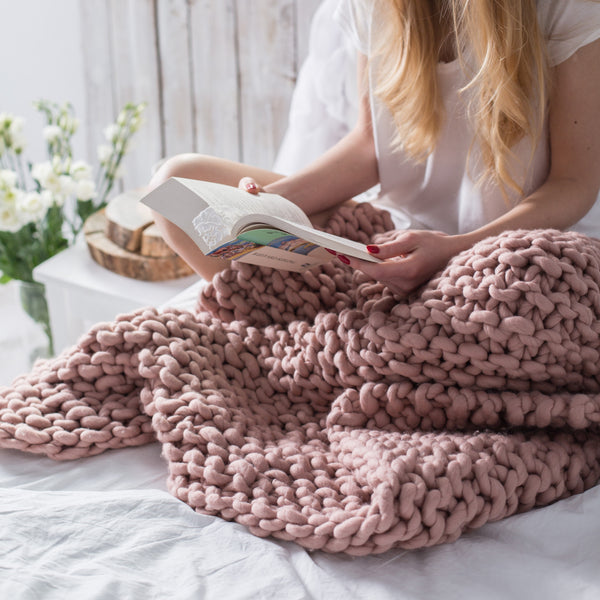 Chunky knitted blanket