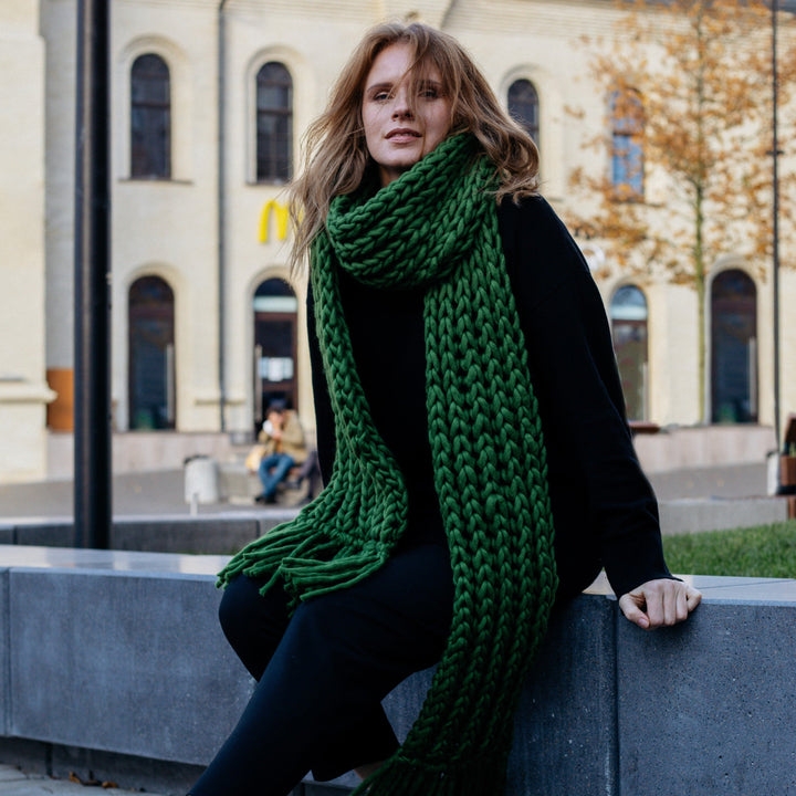 Dark green chunky knit scarf