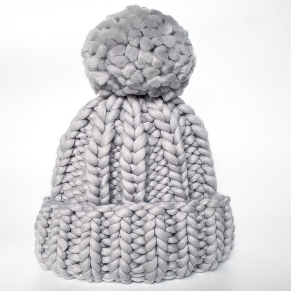 Men's pom pom hat