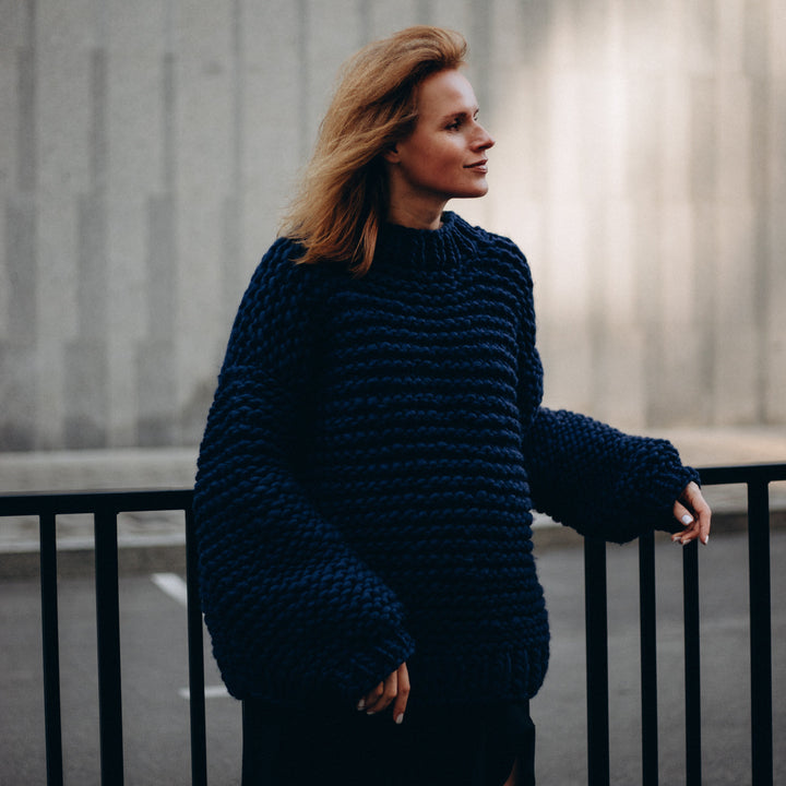 chunky sweater in navy blue