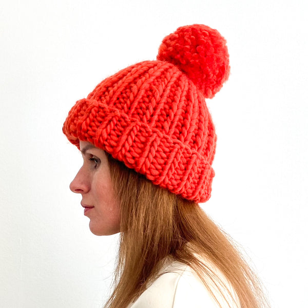 Ribbed beanie with a pompom