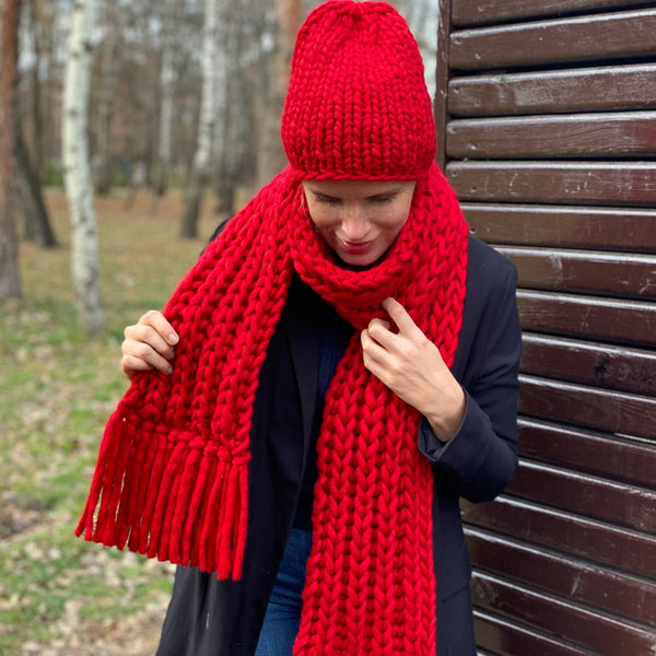 Chunky fringed scarf and beanie set