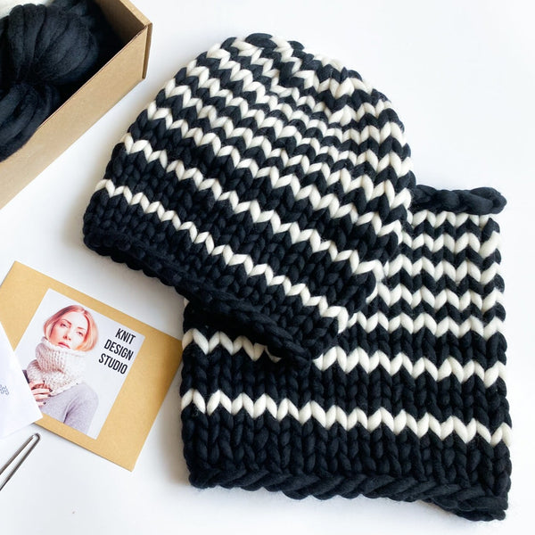 Striped knit beanie and snood set