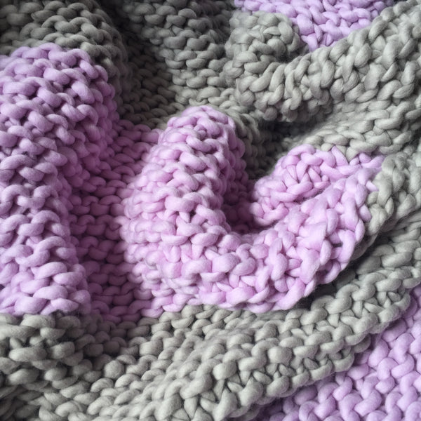 Two-colored bulky knit blanket - Knitting kit