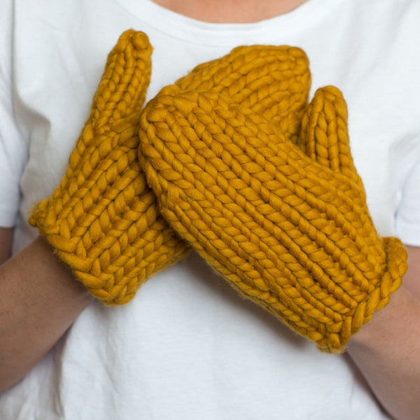 Women's knit mittens