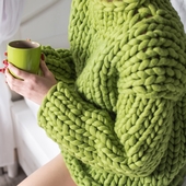 Chunky knitted sweater HUG ME – Miniature 2