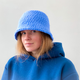 Winter knit bucket hat