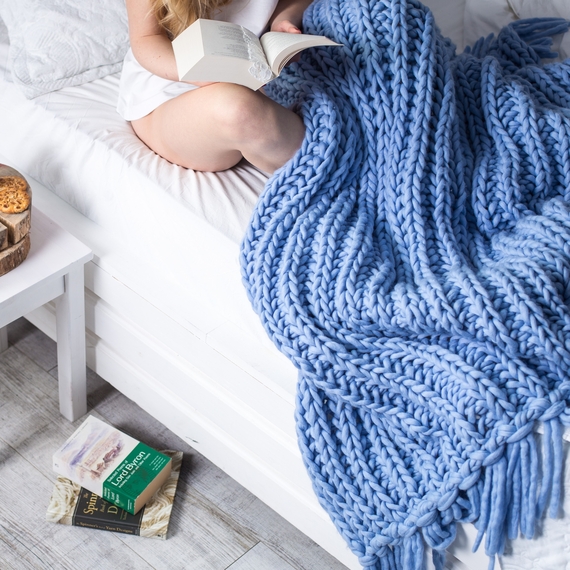 WATERFALLS Chunky Knit Blanket – Photo 1