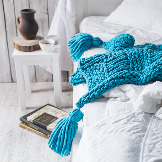 TASSEL Chunky Knit Blanket – Photo 3