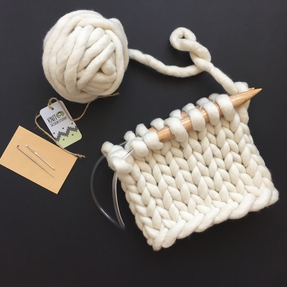 Pom Pom Chunky Hat - Knitting Kit – Photo 4