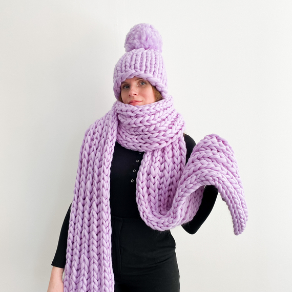 Chunky knit scarf and beanie with giant pom – Photo 1
