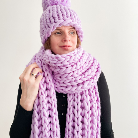 Chunky knit scarf and beanie with giant pom – Photo 3