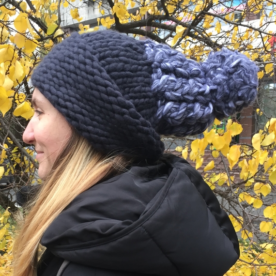 Cable knit hat with pompom – Photo 2