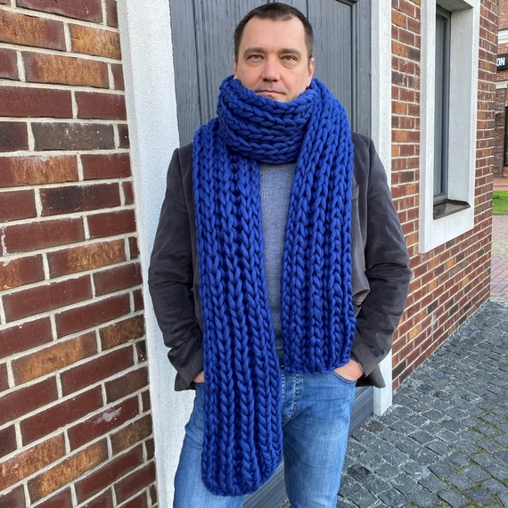 Men's long chunky knit scarf – Photo 1