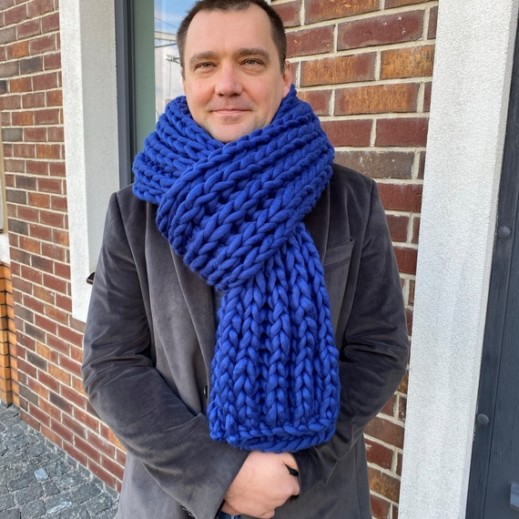 Men's long chunky knit scarf – Photo 4