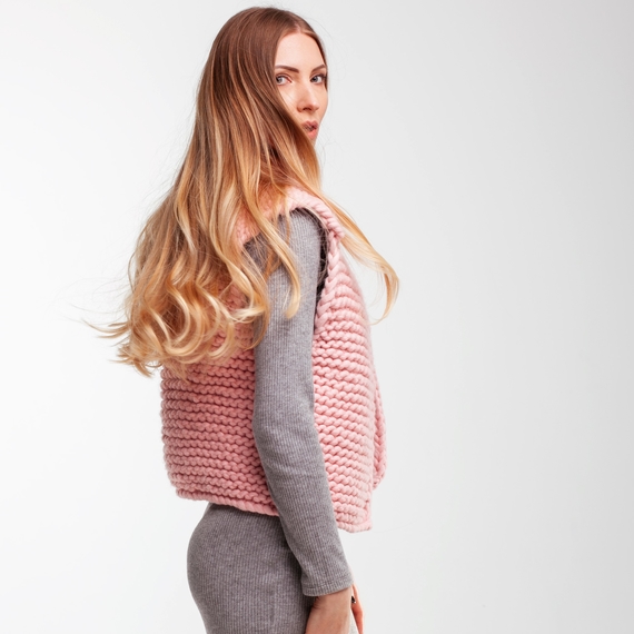 Open front knit vest in powder pink - SAMPLE SALE – Photo 2