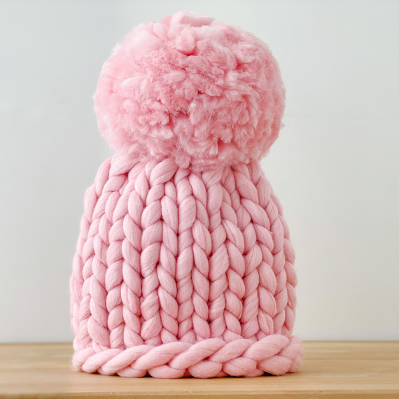 Chunky knit scarf and beanie with giant pom – Photo 11