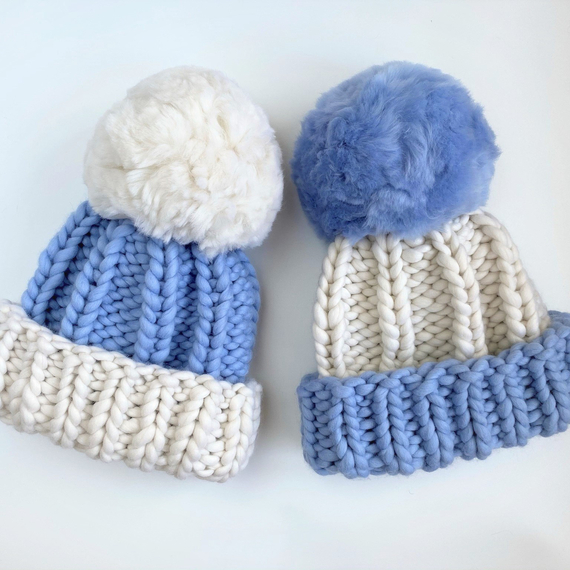 Color block ribbed beanie hat with a pompom – Photo 1
