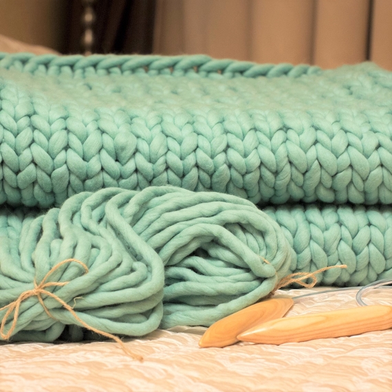 MAXI Knit Throw Blanket – Photo 2