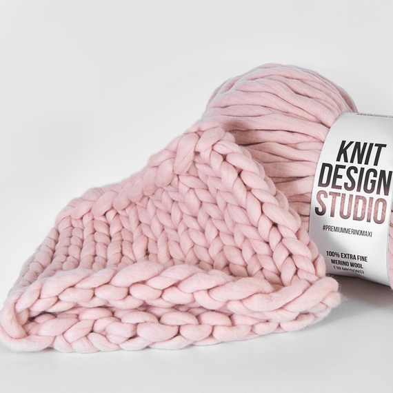 Chunky Cowl - Knitting Kit – Photo 3