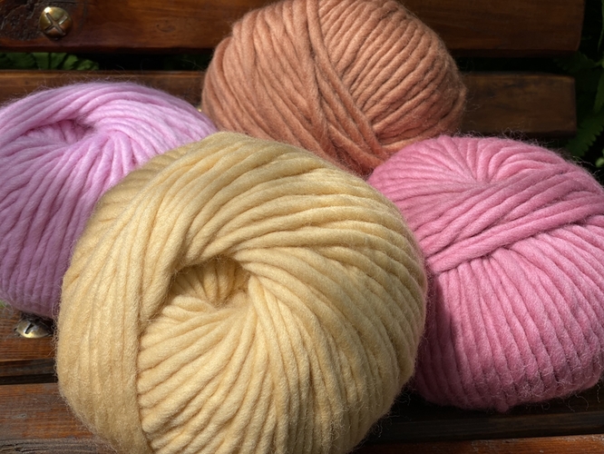 Super chunky yarn HELLO MERINO - mini hank 100g – Photo 5