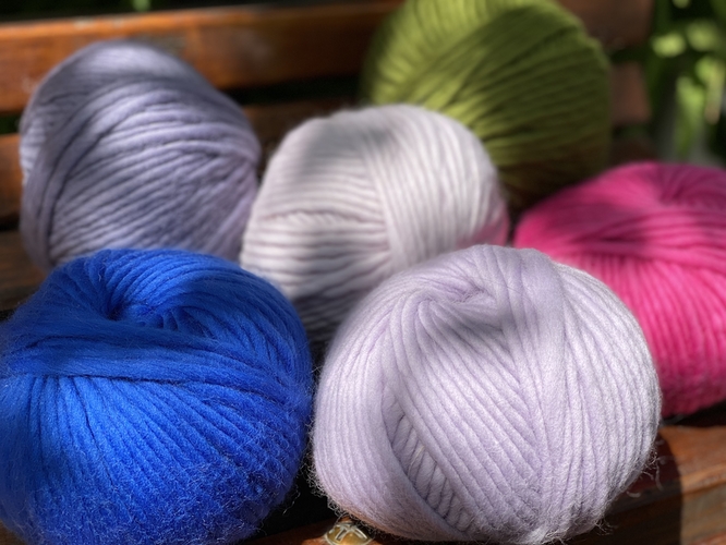 Super chunky yarn HELLO MERINO - mini hank 100g – Photo 9